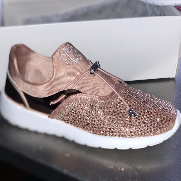 Monogrammed sneakers - Picture 2 of 3